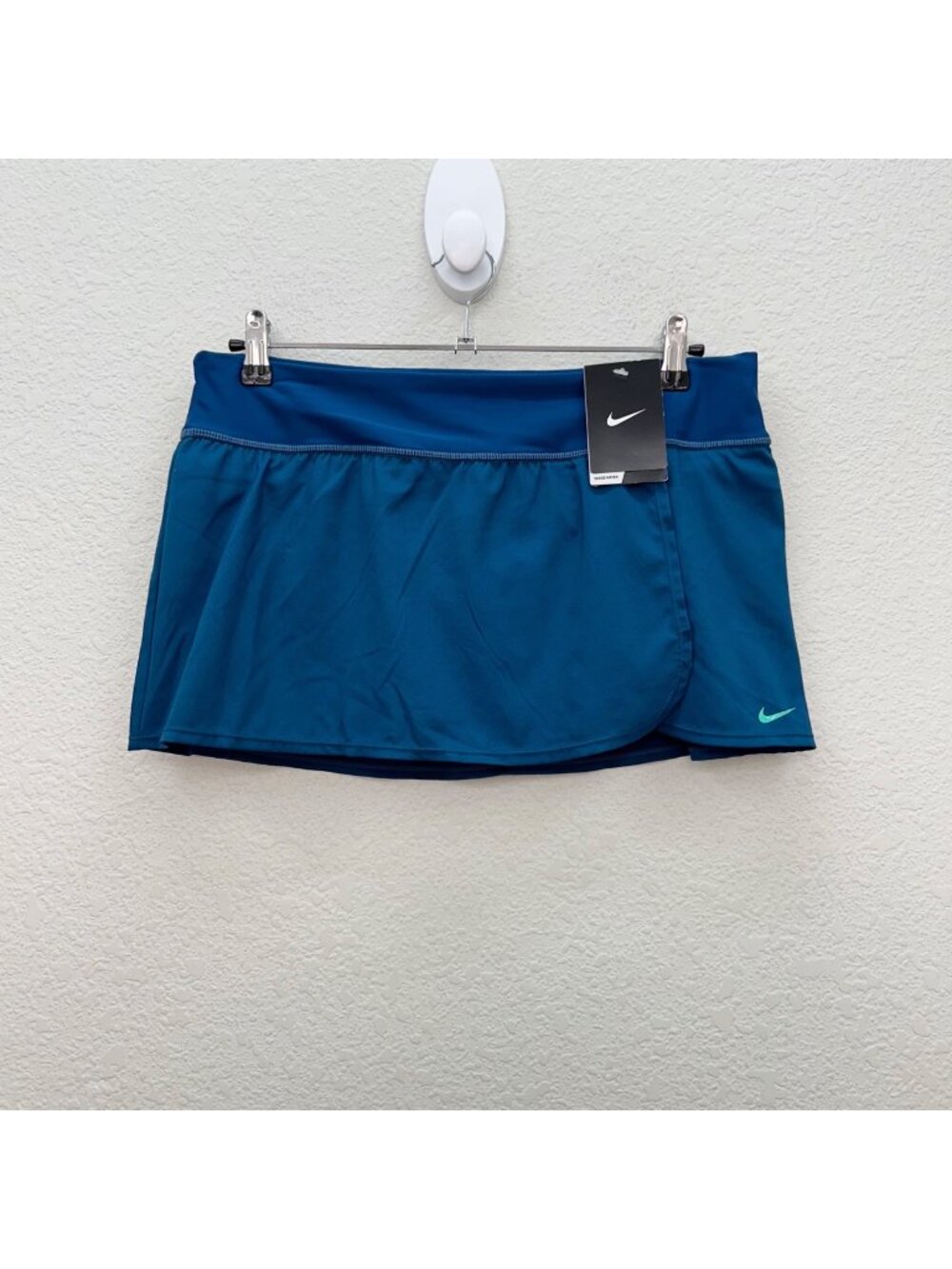 Nike Solid Element Swim Skort Boardskirt NESS5205 Womens size 12 NEW